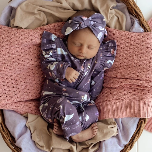 Snuggle Hunny - Midnight Swan Organic Snugglesuit Convertible Romper with Frill Size: 0000]