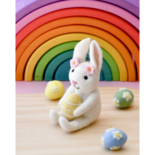 Tara Treasures - Felt Rabbit with Easter Egg